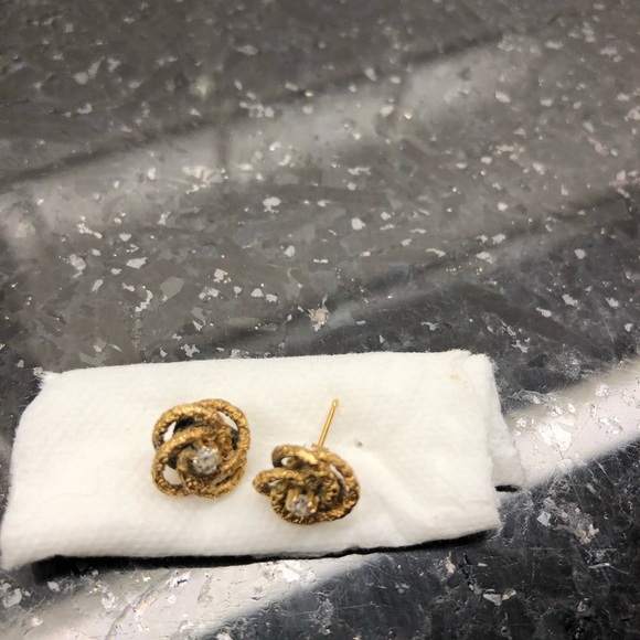 Love Knot Studs with genuine diamonds 💎 and 14k gold vintage. - Picture 4 of 12